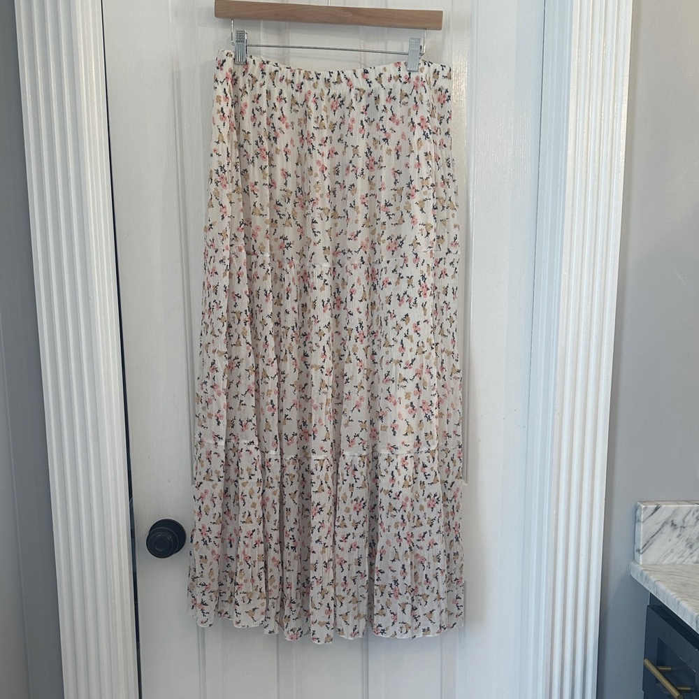Elegant Floral Maxi Skirt in Cream